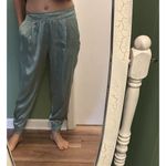 ZARA Women’s Sage Green Satin Jogger Pants Elastic Waist Cuffed Hem Size S Photo 7