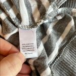 Cable & Gauge VNeck Striped Tunic Gray/White Size Medium Photo 5