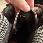Shoes Size 7.5 Photo 2