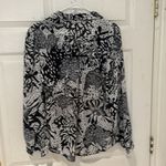Croft & Barrow EUC‎ Women’s FLORAL BLACK WHITE vacation blouse —SIZE 16 Photo 2