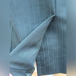 Max Mara  MADE IN ITALY Womens Blazer 100% Virgin Wool. Size 8
Classic Jacket Photo 9