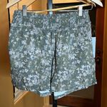 WIT & WISDOM smocked waist high rise pull on shorts moon rock Size Small Green Photo 3