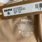 SKIMS Plunge Bra 34B Photo 3