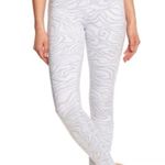 Alo Yoga Airbrush White Gray Zebra Crop Leggings Nylon Spandex Blend Size XXS Photo 0