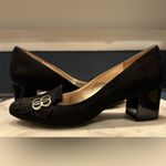 Bandolino  Black Suede Block Heels Gold Logo Hardware Slip Resistant Shoe Sz 7.5 Photo 5