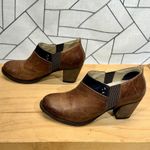 OLUKAI WOMEN'S HO'OU'I Leather Heeled Booties Brown Size 8.5 Photo 3