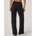 Vuori  Halo Modern Straight Leg Pants in Solid Black Size Medium Photo 1