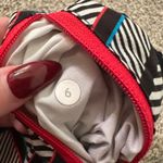 Lululemon black & white chevron print athletic shorts size 6 Photo 7