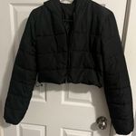 Women's Black Puffer Jacket Size L Photo 0