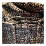 Rue 21 #770  Women's Large Gray Knit Hooded Sweater Photo 3
