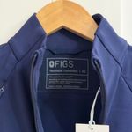FIGS On Shift Contour Knit Jacket in Navy, Size X-Small Photo 9