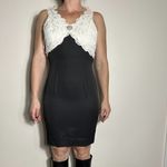 Vintage Scott McClintock Stunning Lace Dress with Broach and Pearl Detail Size 6 White Photo 10