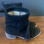 Billabong  women’s sz 7.5 black Vegan suede pull on boots with fringe Photo 0