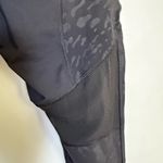 Lululemon  cropped leggings black animal print and mesh size 8 Photo 6