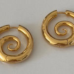 Gold swirl hoop earrings gothic and non tarnish Photo 0