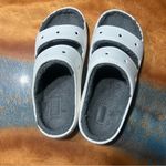 Crocs Cozzy Sandals White Gray fleece lined Slippers slides clogs size 10 Photo 5