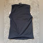 Motel Rocks  Bow Tank Photo 2