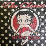 Betty Boop Zip-Around Wallet Photo 1