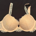Victoria's Secret Nuevo con su etiqueta  Cream Lace Bra with Logo Straps Photo 0