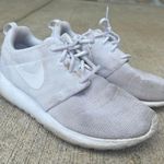 Nike Women’s Roshe One Photo 1