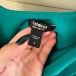 EXPRESS Body Contour Green Cropped Top – Size Small Photo 1