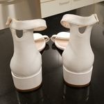 Stuart Weitzman 💕💕 Low Block Heel Leather Sandals White 8.5 Comfortable All Day Photo 4