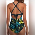 Black and Yellow One Photo 1