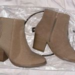 Universal Threads Universal Thread Grey Ankle Boots Sz. 5.5 Photo 0