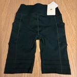 Fabletics 🆕 Forest Green High Waisted Sculptknit
Pocket Biker Shorts L🆕 Photo 4