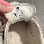 VEJA Sneaker Photo 2