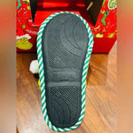Women’s The Grinch sleepers size 5/6 Soft to walk Photo 3