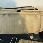The Sak Messenger Bag Beige Khaki Purse Multiple Pockets Great Condition Photo 10