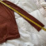 Everlane  rust turtle neck size small Photo 3