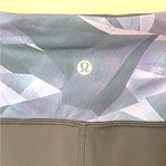 Lululemon  Var-City Crop Black /‎ Pretty Prism Multi Photo 5
