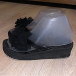 Olivia Miller  black flower platform flip flops Photo 2
