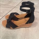 Koolaburra by UGG Women's Attilie Wedge Sandal 8.5 Black Photo 4