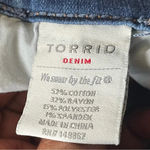 Torrid  Premimum Ultimate Stretch Jeggings jeans, size 18R in medium wash. Photo 8