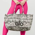 Alo Yoga Tie Dye Shopper Tote Photo 0