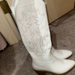 Amazon White Cowgirl  Boots Photo 0