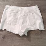 Good American  White Bombshell Shorts Size 16 Photo 3