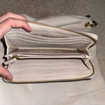 Michael Kors Purse & Wallet Photo 3