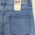 Vince Camuto | NWT Cropped Straight Leg Jeans Photo 4
