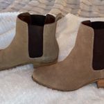Gap  Chelse Booties size 6 Photo 0