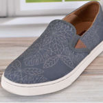 OluKai Pehuea Pow Wow Women's 9.5 Slip On Boat Shoe Loafer Blue Gray Palm Leaf Photo 0