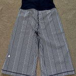 Lululemon Women's Black Pin Stripe Still Wide Leg Pants Size 4 Photo 0