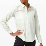 Lululemon  Full Day‎ Ahead Button Front Shirt in Pastel Green Size 4 Photo 0