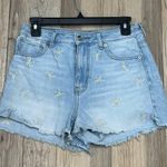American Eagle  light Wash denim high waisted floral embroidered mom shorts sz 2 Photo 3