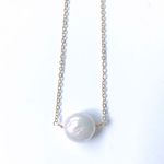 ‎Iridescent Freshwater Floating Pearl Necklace White Photo 1