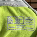 New Balance quarter zip sweatshirt, Medium Photo 3