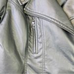 Rocawear Vintage XL Black Buttery Soft Faux Leather W/ROC Zipper Pulls & pockets Photo 2